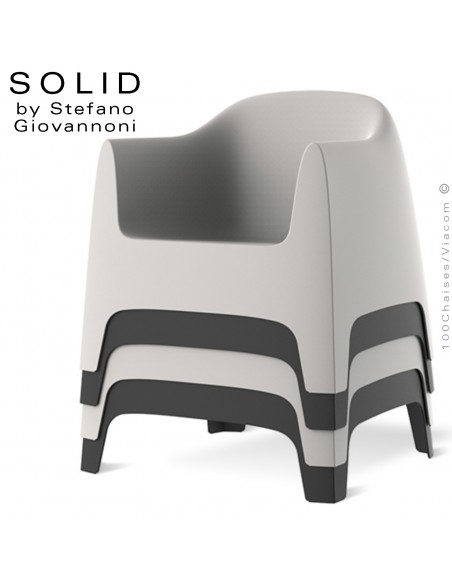 Fauteuil lounge design SOLID, structure 4 pieds avec accoudoirs, assise plastique, empilable.