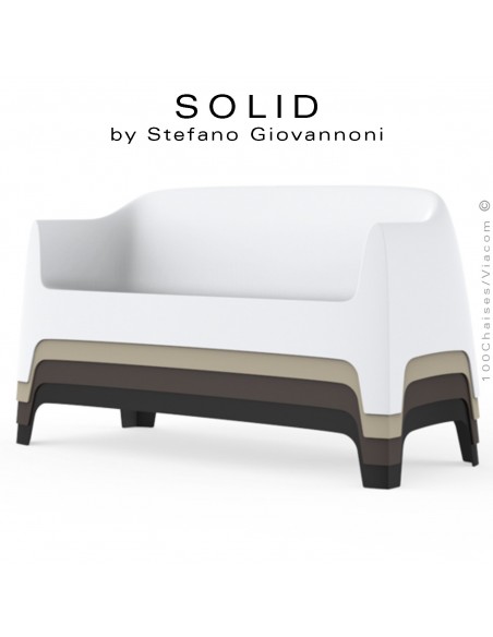 Canapé ou Sofa lounge design SOLID, structure 4 pieds avec accoudoirs, assise plastique empilable.