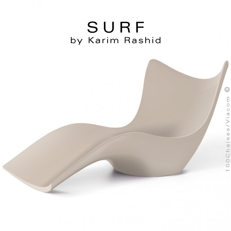 Bain de soleil ou chaise longue design SURF, structure résine mat de couleur écru.