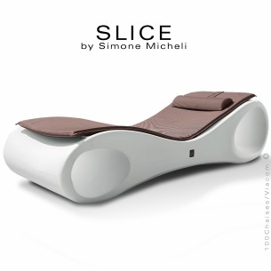 Chaise longue ou bain de soleil SLICE, structure plastique couleur blanc, avec coussin basic.