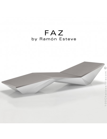 Bain de soleil ou chaise longue FAZ, structure et assise plastique couleur blanc d'aspect mat, avec coussin argent-51.