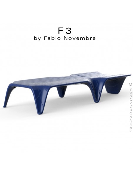 Bain de soleil ou chaise longue design F3, structure et assise résine couleur bleu Navy d'aspect brillant.