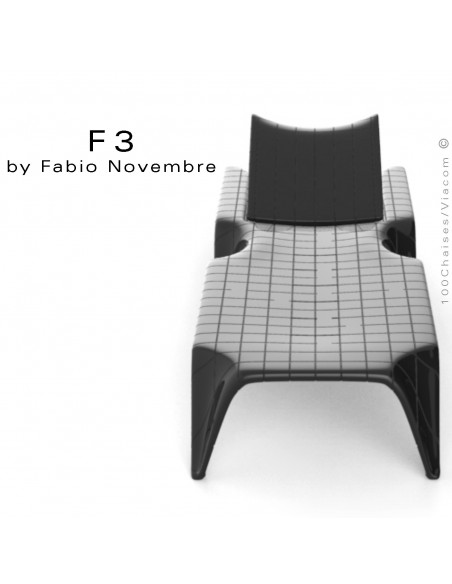 Bain de soleil ou chaise longue design F3, structure et assise résine couleur noir d'aspect brillant.