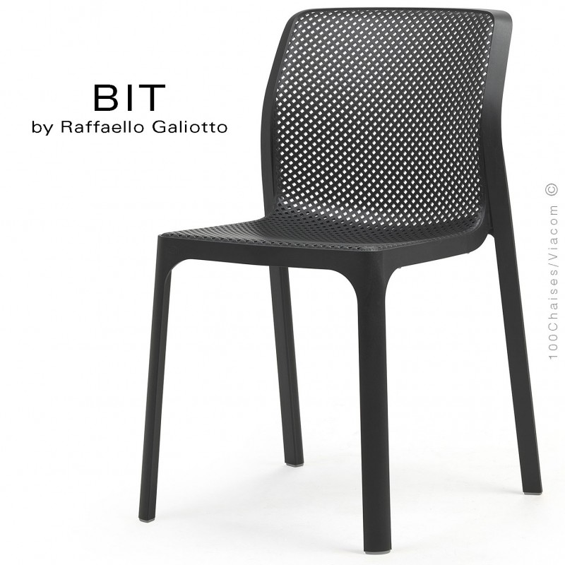 Chaise design BIT, sturcture et assise plastique couleur anthracite.