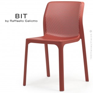 Chaise design BIT, sturcture et assise plastique couleur rouge corail.