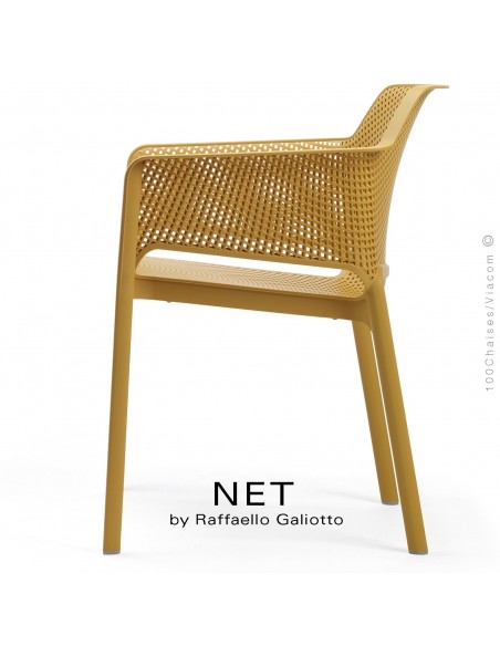 Fauteuil design NET, structure et assise plastique couleur jaune moutarde.