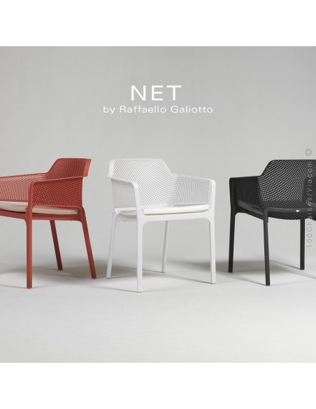 Fauteuil design NET, structure et assise plastique couleur.