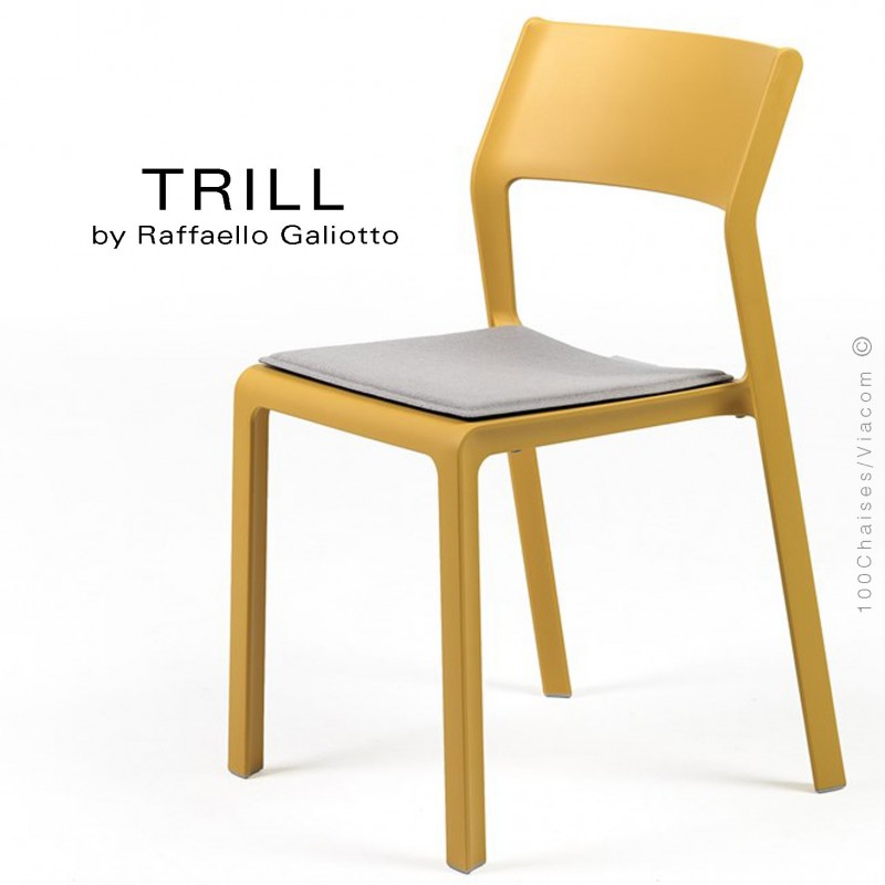 Chaise TRILL, sturcture et assise plastique couleur jaune.