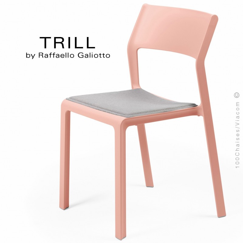 Chaise TRILL, sturcture et assise plastique couleur rose.