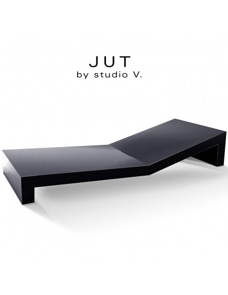 Bain de soleil ou chaise longue design JUT, structure et assise plastique et résine, couleur d'aspect mat anthracite.