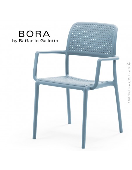 Fauteuil design BORA, sturcture et assise plastique couleur bleu clair.