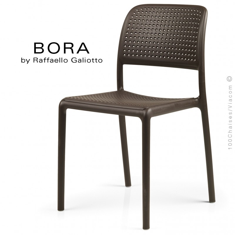 Chaise design BORA, sturcture et assise plastique couleur caffé.