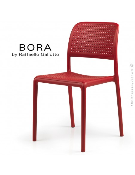 Chaise design BORA, sturcture et assise plastique couleur rouge.