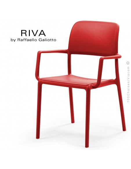 Fauteuil design RIVA, sturcture et assise plastique couleur rouge.