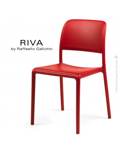 Chaise design RIVA, sturcture et assise plastique couleur rouge.