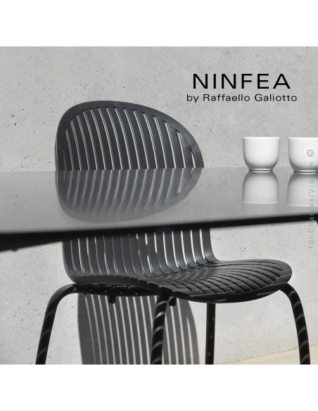 Collection NINFEA, pietement aluminium, assise plastique.