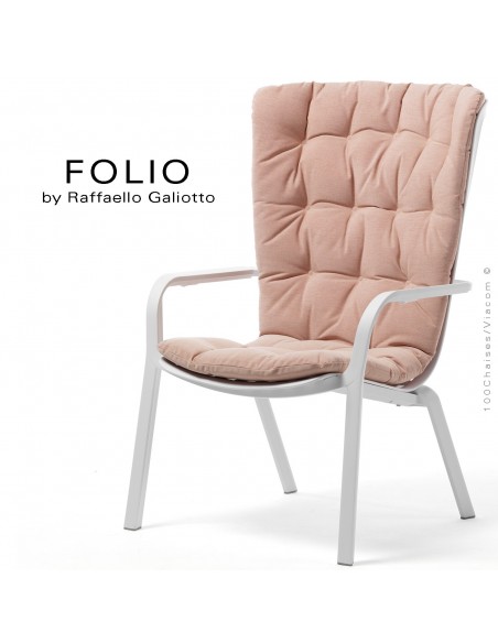Fauteuil bergère FOLIO, structure et assise plastique blanc avec coussin tissu rose.