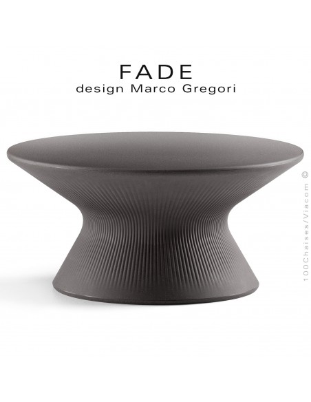 Table basse ronde design FADE, structure plastique couleur granite, pour terrasse en bord de mer ou à la montage.