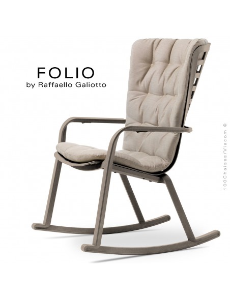 Fauteuil à bascule design FOLIO, structure et assise plastique gris tourterelle, avec coussin tissu crème.