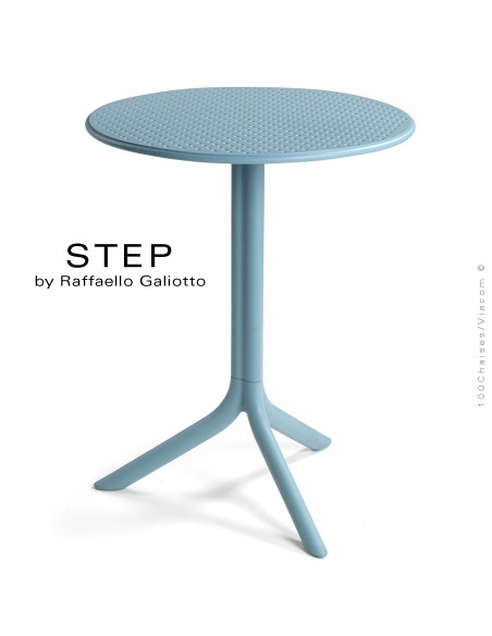 Table STEP, plateau rond plastique ajouré, piétement colonne centrale plastique bleu.