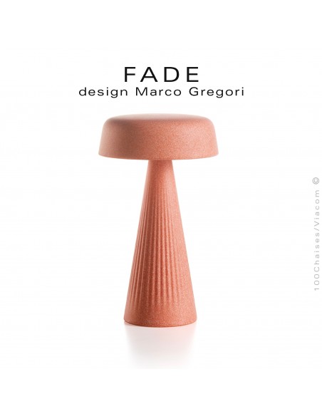 Lampe de table FADE, structure plastique nervurée couleur corail, éclairage d'ambiance par LED.
