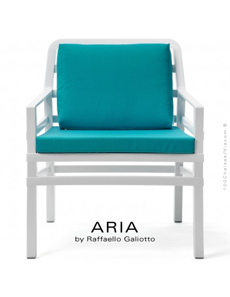 Fauteuil lounge ARIA, structure plastique blanc, avec coussin d'assise et dossier cyan.