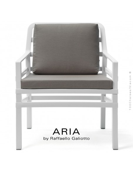 Fauteuil lounge ARIA, structure plastique blanc, avec coussin d'assise et dossier gris Sunbrella.