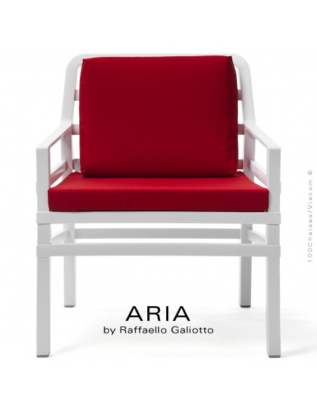 Fauteuil lounge ARIA, structure plastique blanc, avec coussin d'assise et dossier rouge.