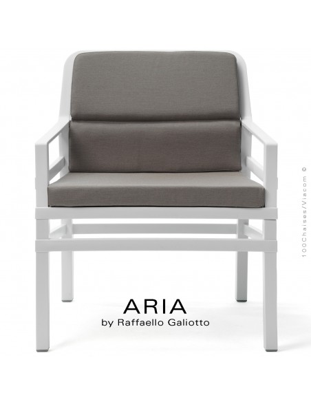 Fauteuil lounge ARIA FIT, structure plastique blanc, avec coussin d'assise et dossier gris sunbrella.
