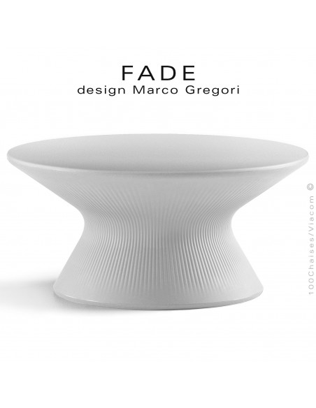 Table basse ronde design FADE, structure monobloc plastique blanc, pour terrasse bord de mer ou montage.
