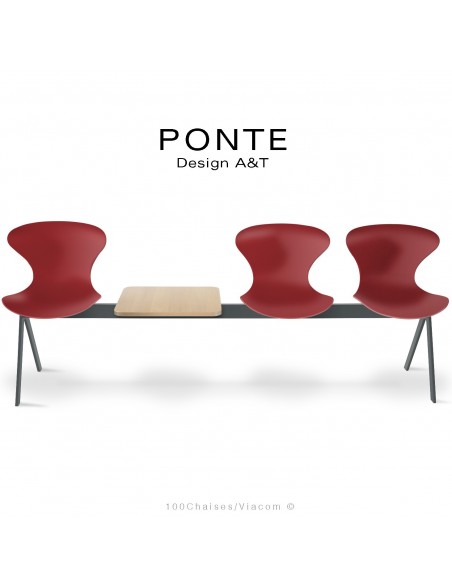 Banc PONTE, 3 places, piétement acier peint gris basalte, coque plastique couleur rouge, tablette bois.