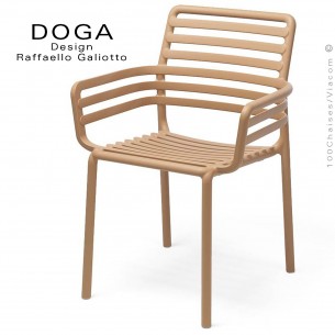 Fauteuil design DOGA, structure, assise plastique monobloc couleur café.