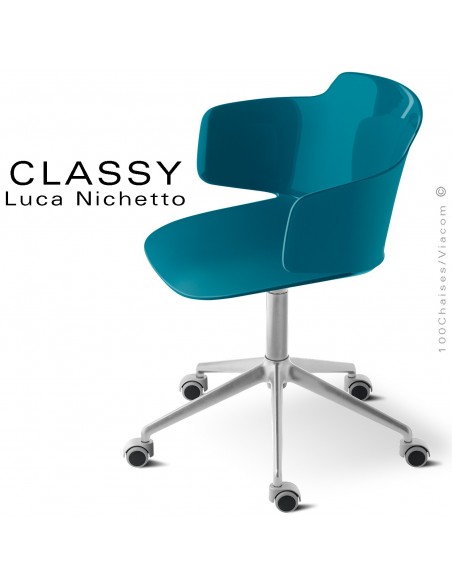 Fauteuil de bureau CLASSY, piétement aluminium brillant avec roulettes, assise pivotante couleur bleu d'eau avec accoudoirs.