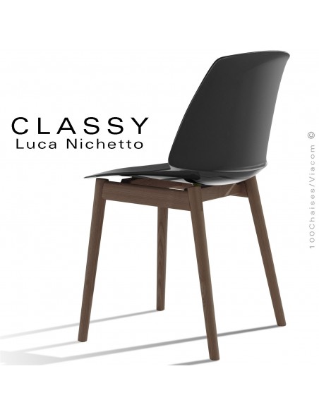 Chaise design CLASSY, piétement bois de Frêne vernis brun, assise coque plastique couleur noir.