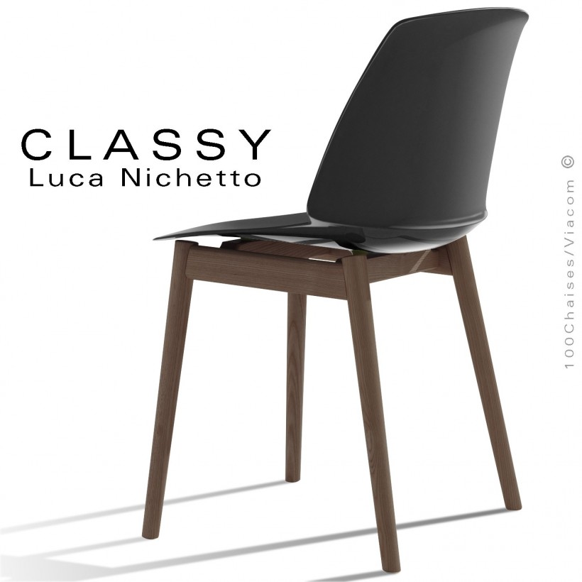 Chaise design CLASSY, piétement bois de Frêne vernis brun, assise coque plastique couleur noir.
