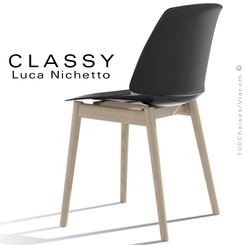 Chaise design CLASSY, piétement bois de Frêne vernis gris, assise coque plastique noir.
