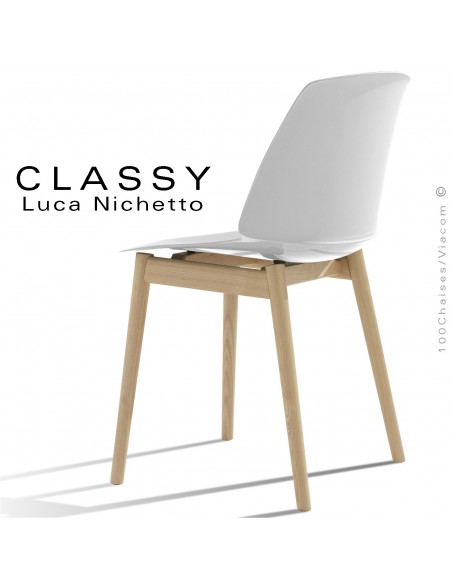 Chaise design CLASSY, piétement bois de Frêne vernis naturel, assise coque plastique couleur blanc.