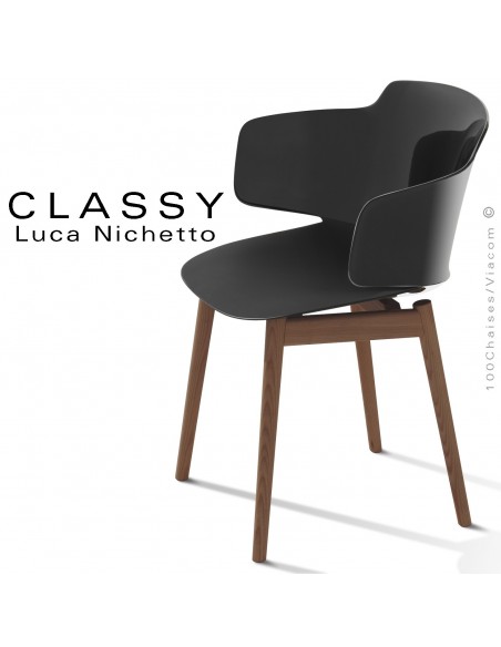 Fauteuil design CLASSY, piétement bois de Frêne vernis brun, assise coque plastique couleur noir.