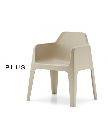PLUS fauteuil design plastique de couleur sable.