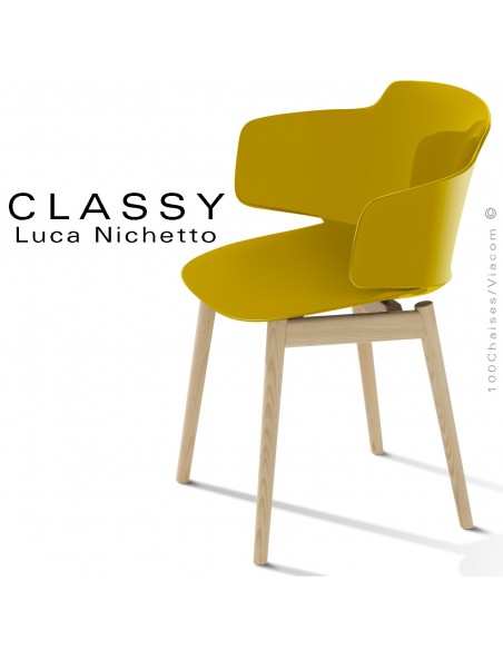 Fauteuil design CLASSY, piétement bois de Frêne vernis miel, assise coque plastique couleur jaune curry.