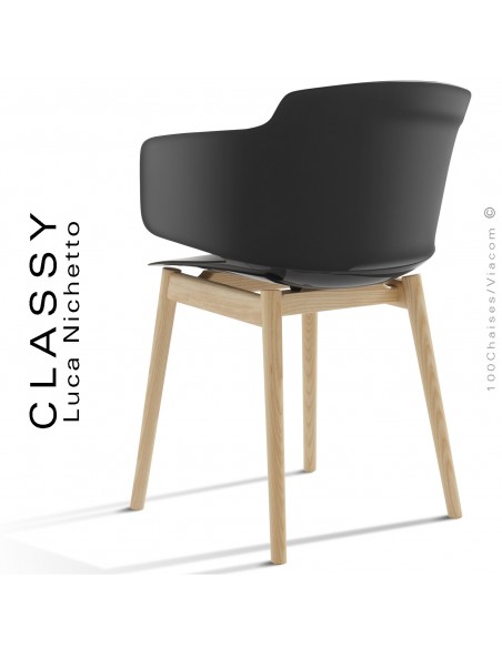 Fauteuil design CLASSY, piétement bois de Frêne vernis miel, assise coque plastique couleur noir.
