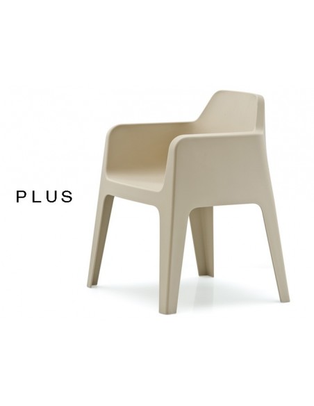 PLUS fauteuil design plastique de couleur sable.