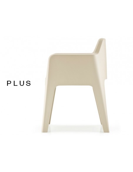 PLUS fauteuil design plastique de couleur sable.