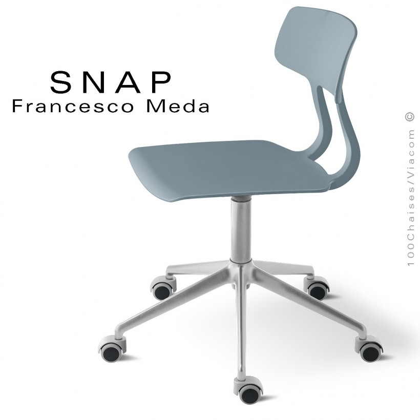 Chaise de bureau SNAP, piétement aluminium brillant avec roulettes, assise hauteur réglable, pivotante coque couleur gris.