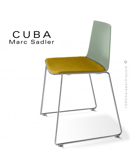 Chaise design CUBA, piétement luge chromé brillant, coque plastique couleur vert Pistache, tissu couleur jaune Paille.
