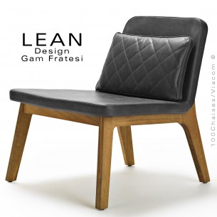 Fauteuil lounge LEAN, pour salle d'attente ou salon, finition chêne huilé, cuir noir avec coussin.