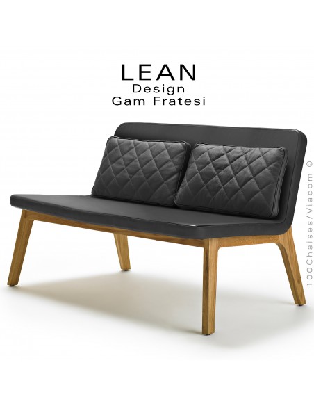 Canapé lounge LEAN, assise 2 places, structure en bois de Chêne massif huilé, assise cuir noir avec deux coussins.