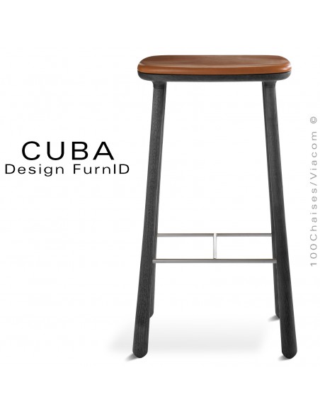 Tabouret design CUBA-77 structure 4 pieds en bois de chêne massif, teinté noir, assise cuir couleur cognac.