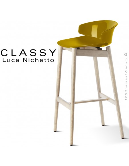 Tabouret design Classy, piétement bois de Frêne teinté gris, assise coque plastique couleur jaune curry.