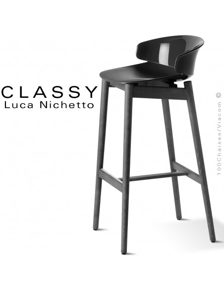 Tabouret design Classy, piétement bois de Frêne teinté noire, assise coque plastique couleur noire.